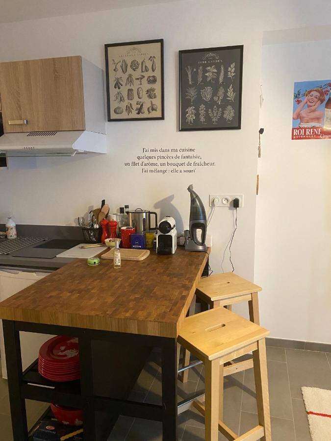 joli petit nid douillet en centre ville La Rochelle  Extérieur photo